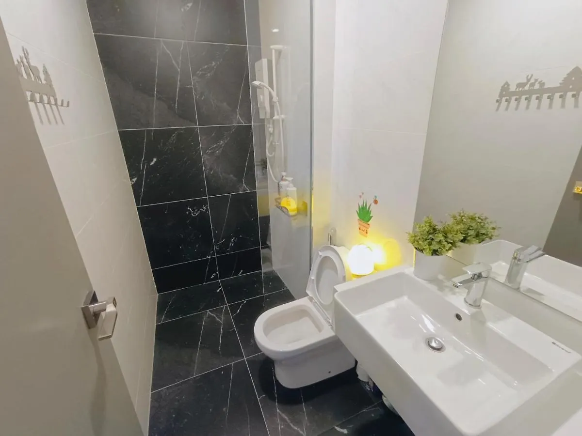 Rooftop Pool, Up To 8 Pax, 2 Bedrooms, 2 Bathrooms, 2 Car Parks By Star Home George Town