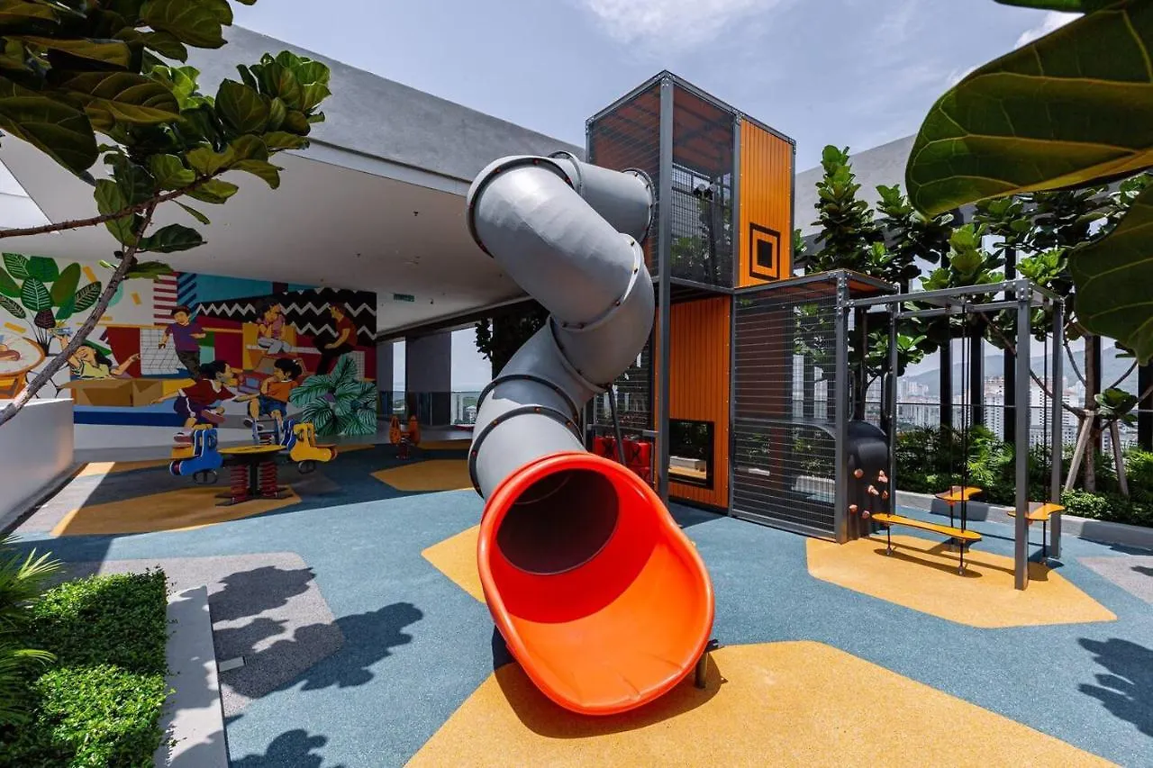 Apartment Rooftop Pool, Up To 8 Pax, 2 Bedrooms, 2 Bathrooms, 2 Car Parks By Star Home George Town