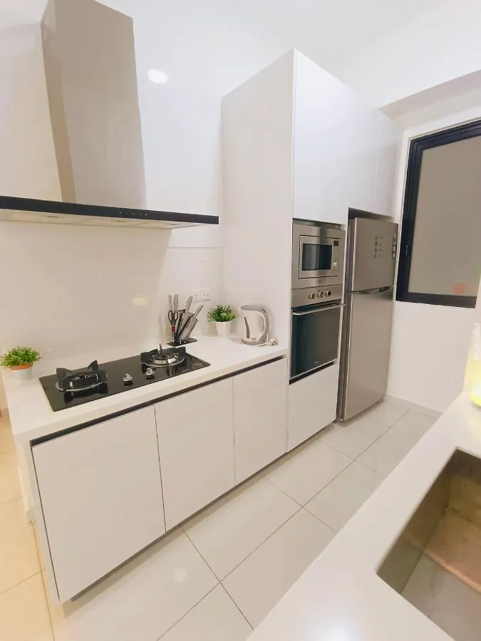 Rooftop Pool, Up To 8 Pax, 2 Bedrooms, 2 Bathrooms, 2 Car Parks By Star Home George Town